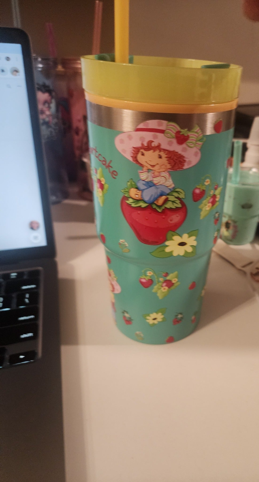 strawberry short cake 20oz cup